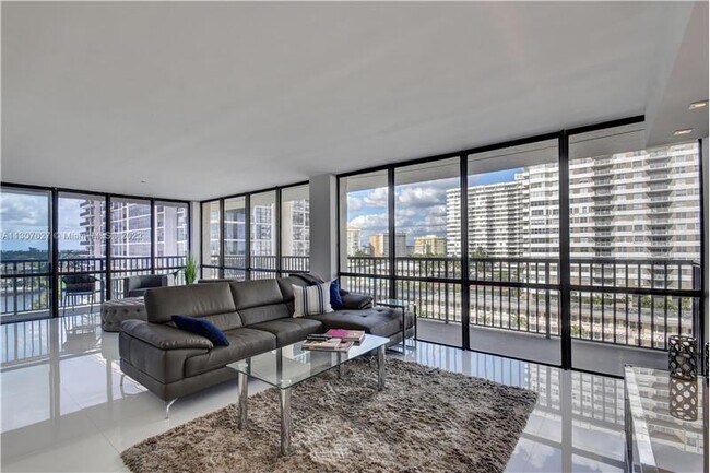 Foto del edificio - 2049 S Ocean Dr