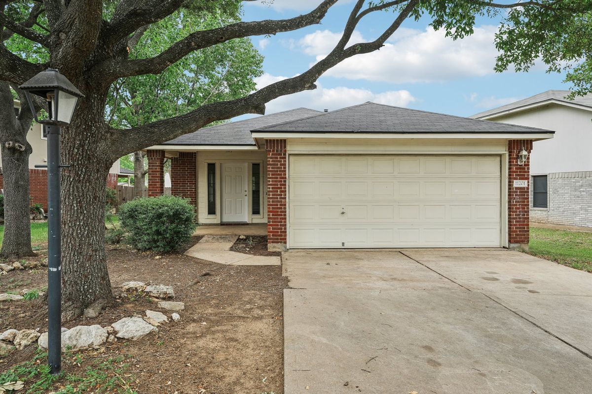 Primary Photo - 11201 Canterbury Tales Ln