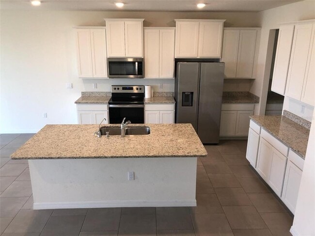 Building Photo - 13090 Brookside Moss Dr