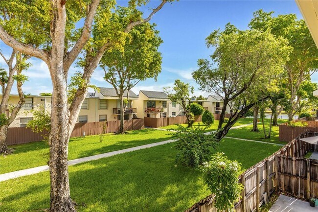Foto del edificio - 8303 SW 142nd Ave