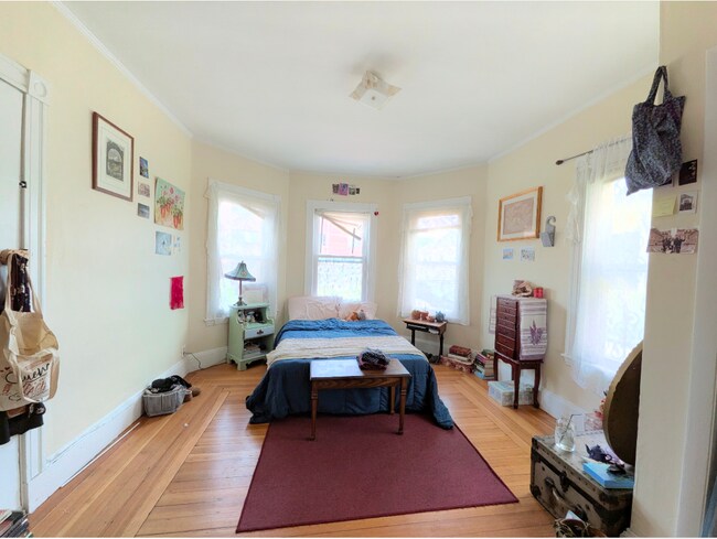 Building Photo - 35 Allston St