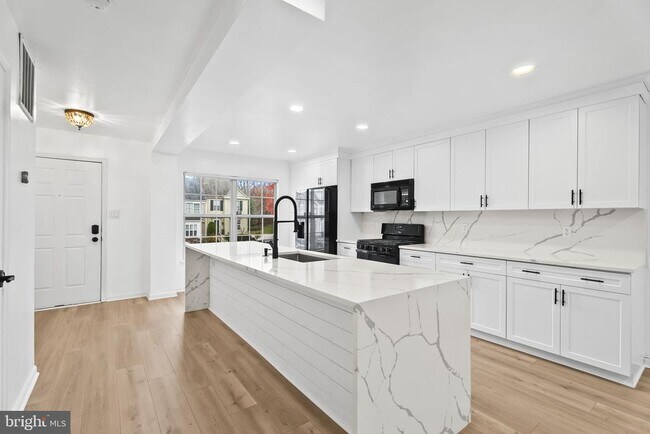 Foto del edificio - 1989 Bowline Loop