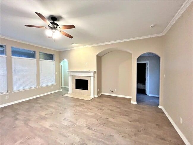 Building Photo - 1103 Miramar Ave