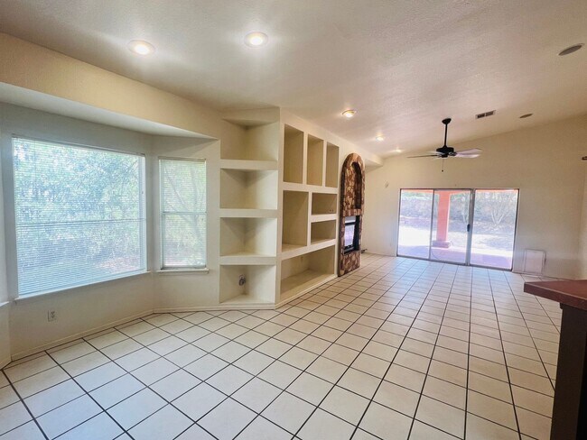 Foto del edificio - Captivating 4 bedroom, 2 bath home in Santa Teresa, NM!