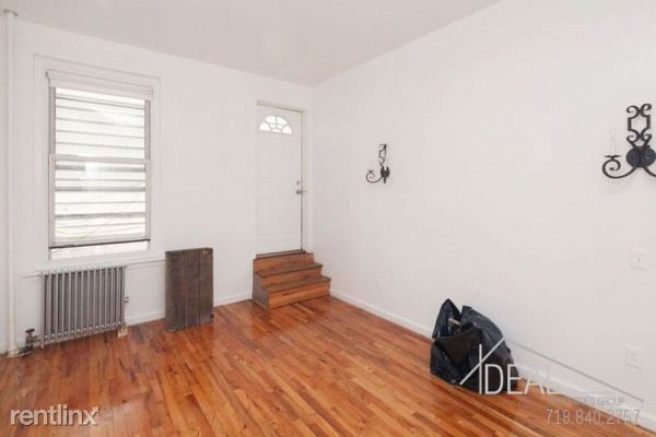Building Photo - 575 5th Ave