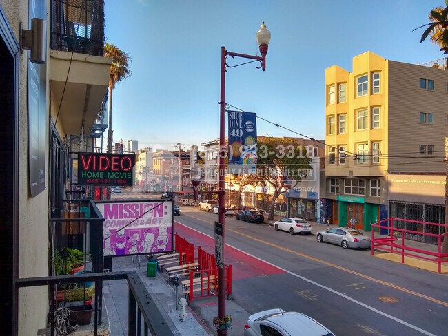 Building Photo - 2250 Mission St