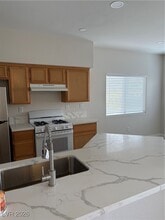 Building Photo - 1050 E Cactus Ave