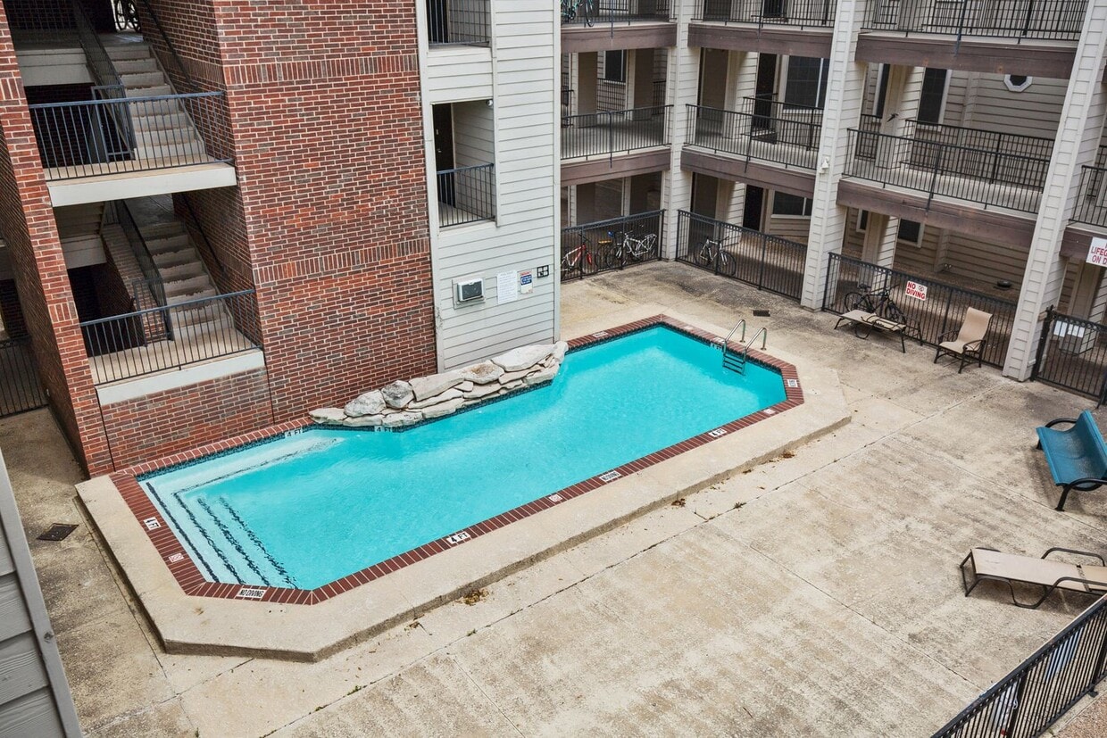 Foto del edificio - Centennial #109