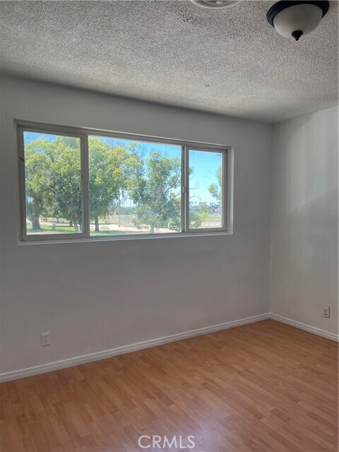 Foto del edificio - 4936 Hazeltine Ave