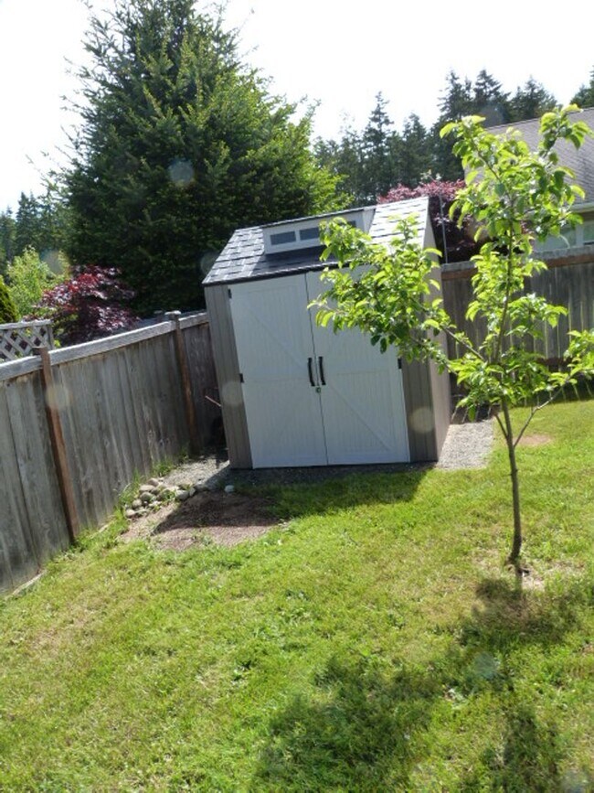 Foto del edificio - APPLICATION PENDING - Must See Westside Home.
