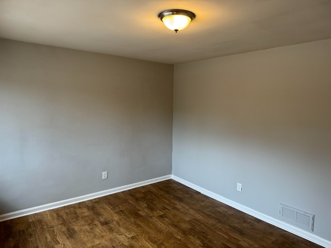 Foto del edificio - 4510 Price Rd