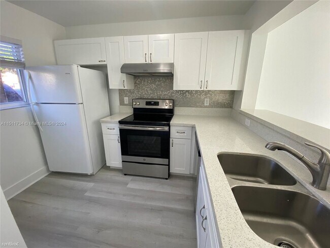 Building Photo - 3 br, 2.5 bath House - 8394 SW 152nd Ave