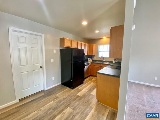 Building Photo - 115 Waterbury Ct
