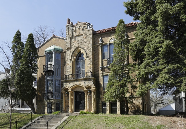 Building Photo - Moorish Mansion