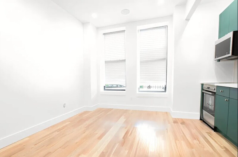Foto del edificio - 1027 Putnam Ave