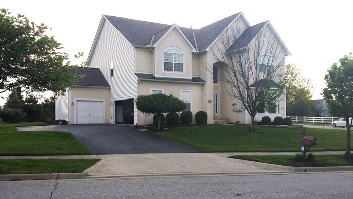 Primary Photo - Executive Home in the Villages at Westchester