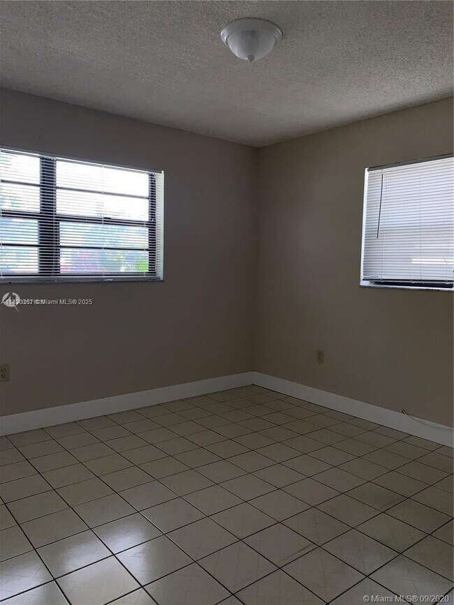 Foto del edificio - 5930 W 25th Ct