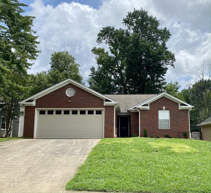 Foto principal - 108 Wildweed Ct