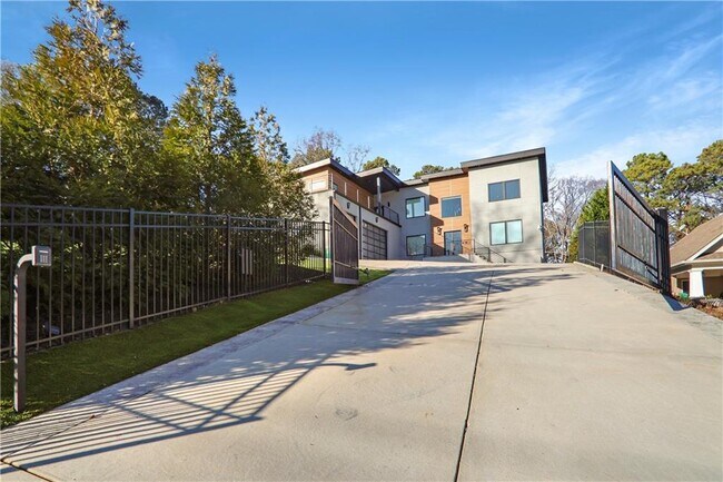 Foto del edificio - 1618 Frazier Rd