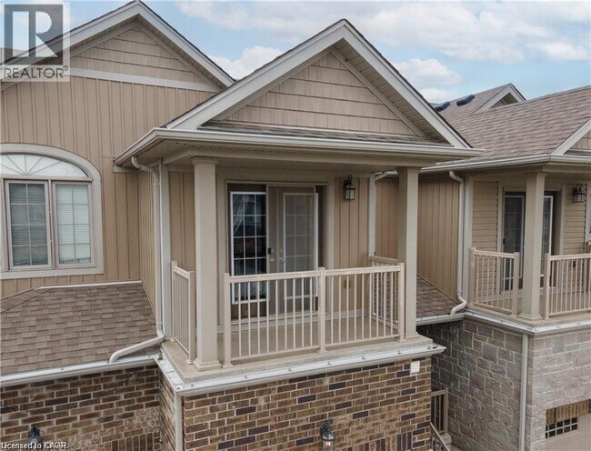 Building Photo - 76 Meadowridge St