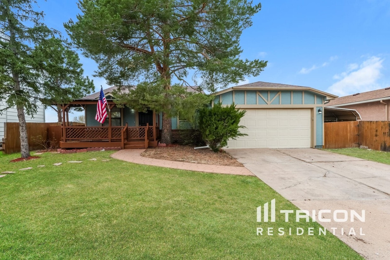 Primary Photo - 1070 Nolte Dr W