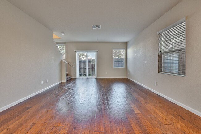 Foto del edificio - 231 Maidenbrook Lane