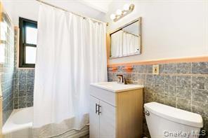 Foto del edificio - 1662 Tomlinson Ave