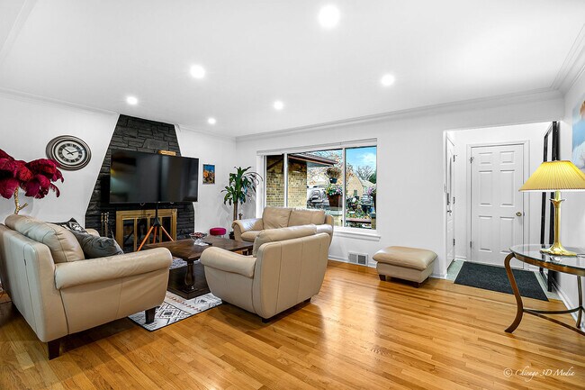 Foto del edificio - 5844 N Lacey Ave