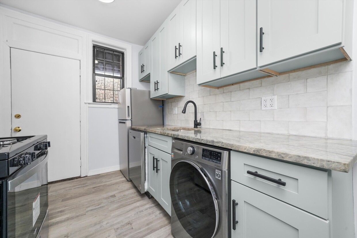 Kitchen - 6124-28 S. Ingleside Ave.