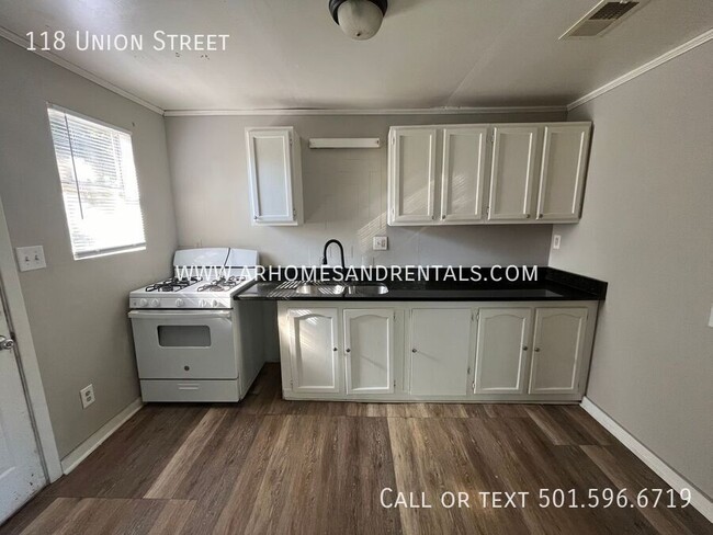 Building Photo - Move In Today for $249|118 Union St | 3 Be...