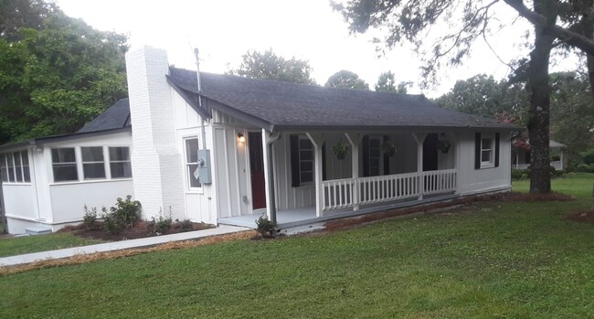 Front Porch and Entry - 4801 Hamby Rd