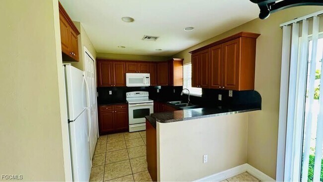 Foto del edificio - 18374 Columbine Rd