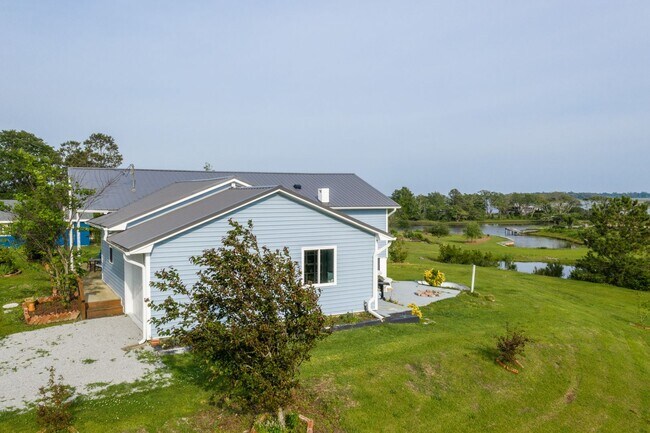 Foto del edificio - 108 Hawkins Creek Ln