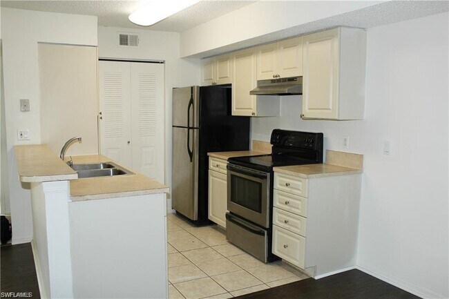 Building Photo - 2070 Arbour Walk Cir