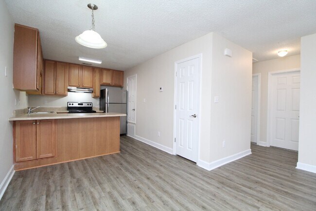 Foto del edificio - Spacious 2BD/1BA Apartment in Benjamin Oak...