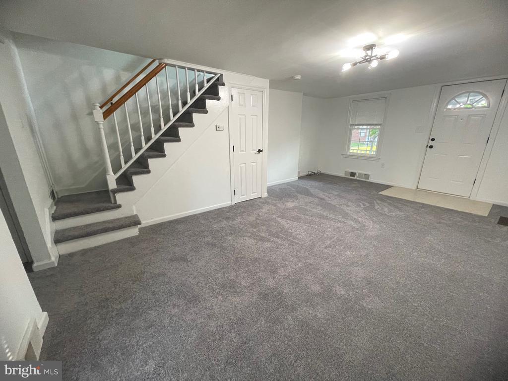 Primary Photo - 143 Risdon St