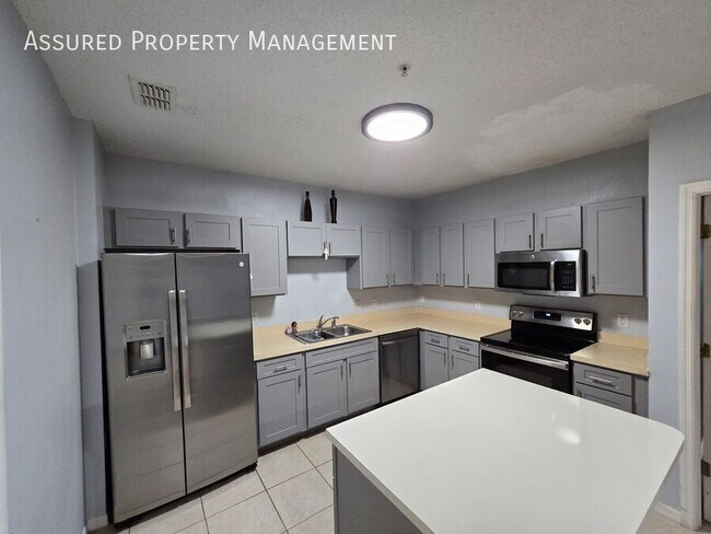 Foto del edificio - 2048 Cypress Bay Blvd