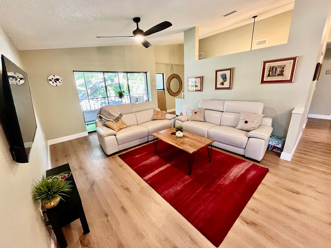 2840 W Rainbow Cir Unit C3, Sarasota, FL 34231 Condo for Rent in