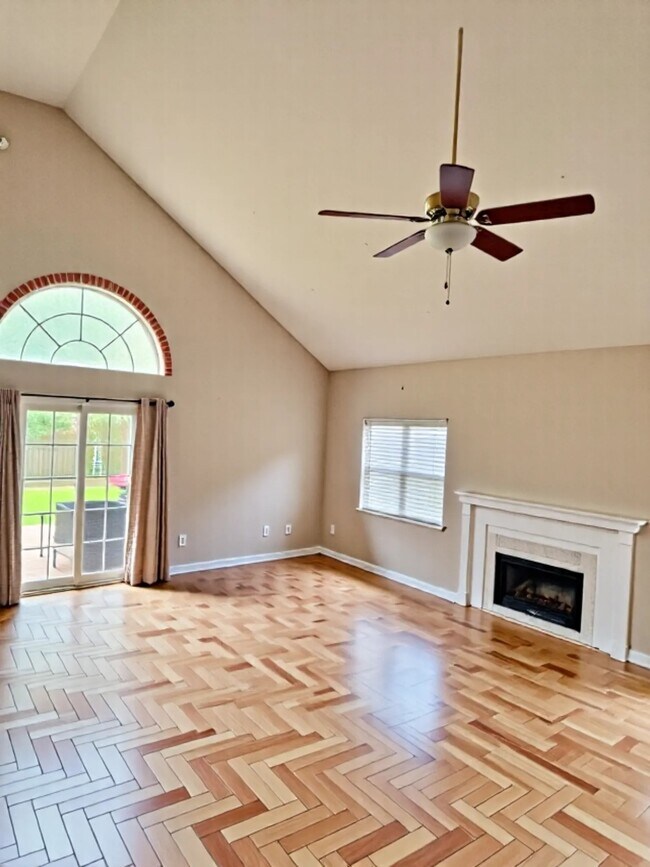 Foto del edificio - 1015 Green Meadow St