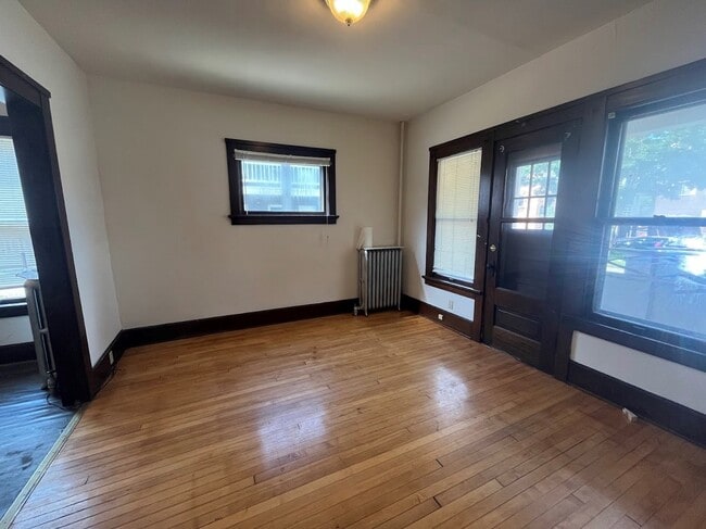 Building Photo - 108 S Bassett St