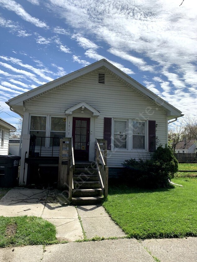 Primary Photo - Welcome to this charming 2 bedroom, 1 bath...