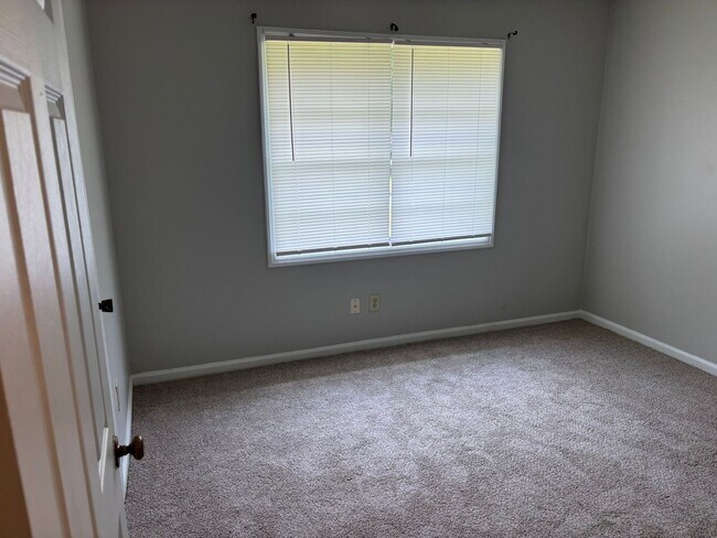Foto del edificio - New On the Market!