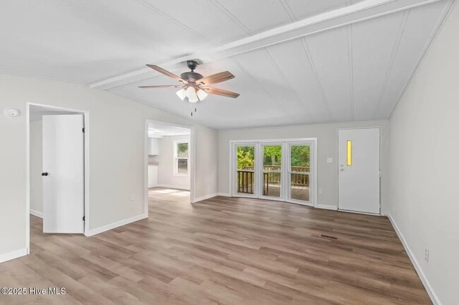 Foto del edificio - 136 Smedley Ln