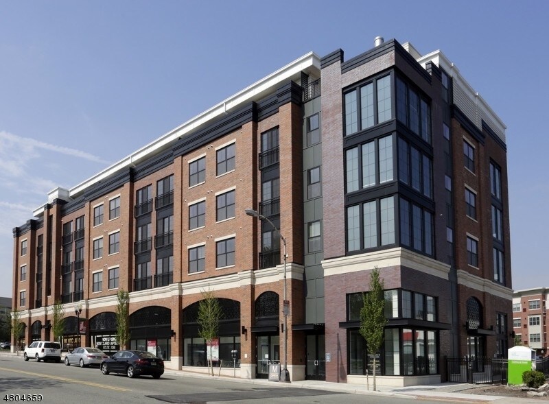 Primary Photo - 125-125 Bloomfield Ave