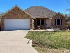 Building Photo - 713 Charyl Lynn Dr