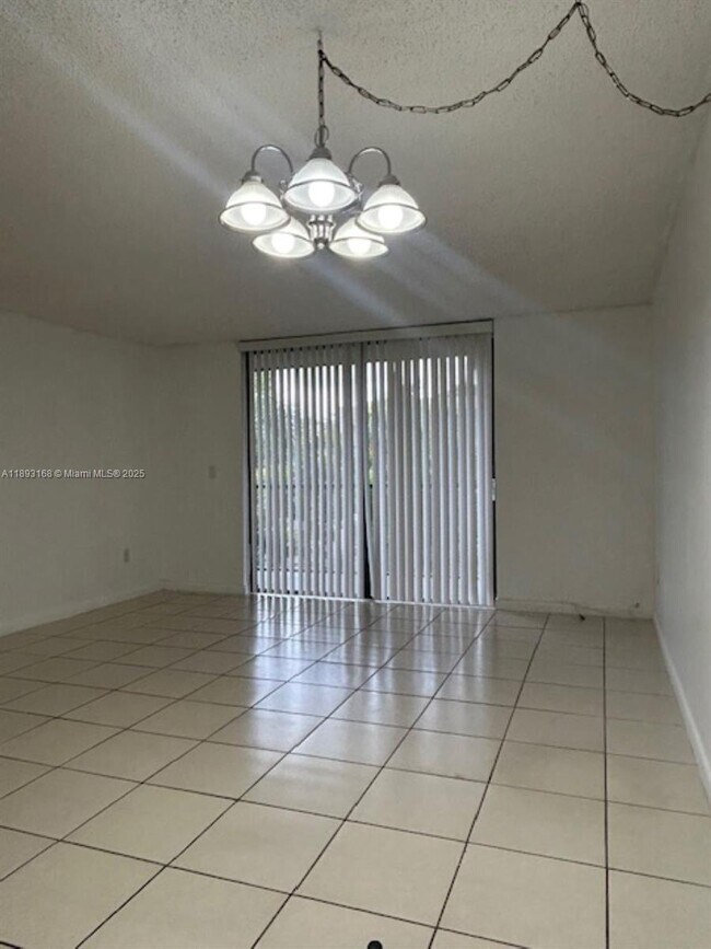 Foto del edificio - 8540 SW 133rd Avenue Rd