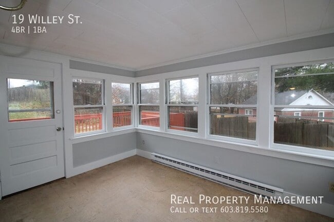 Building Photo - Pet Friendly 4 Bedroom Cape in Convenient ...