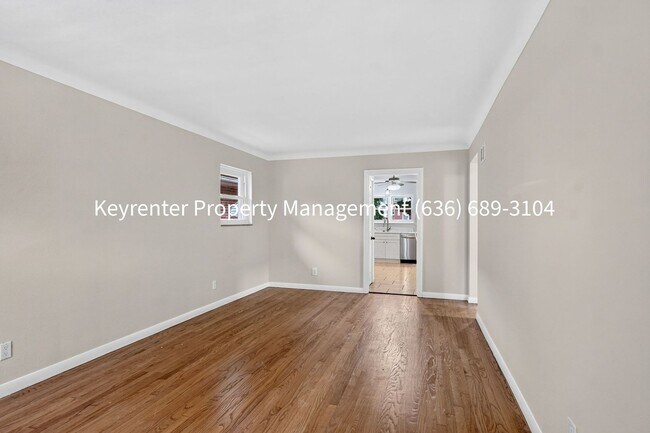 Foto del edificio - 5855 Pershing Ave