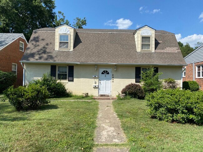 Building Photo - 3004 Douglasdale Rd