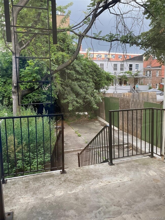 Foto del edificio - 75 Woodbine St